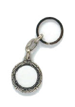 Metal memorial key-ring with personalised porcelain round plate