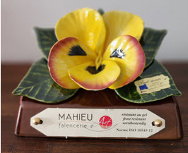 Yellow Pansy stand (MK10.2002)